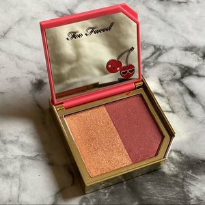 Too Faced Fruit Cocktail Blush Duo (Cherry Bomb)